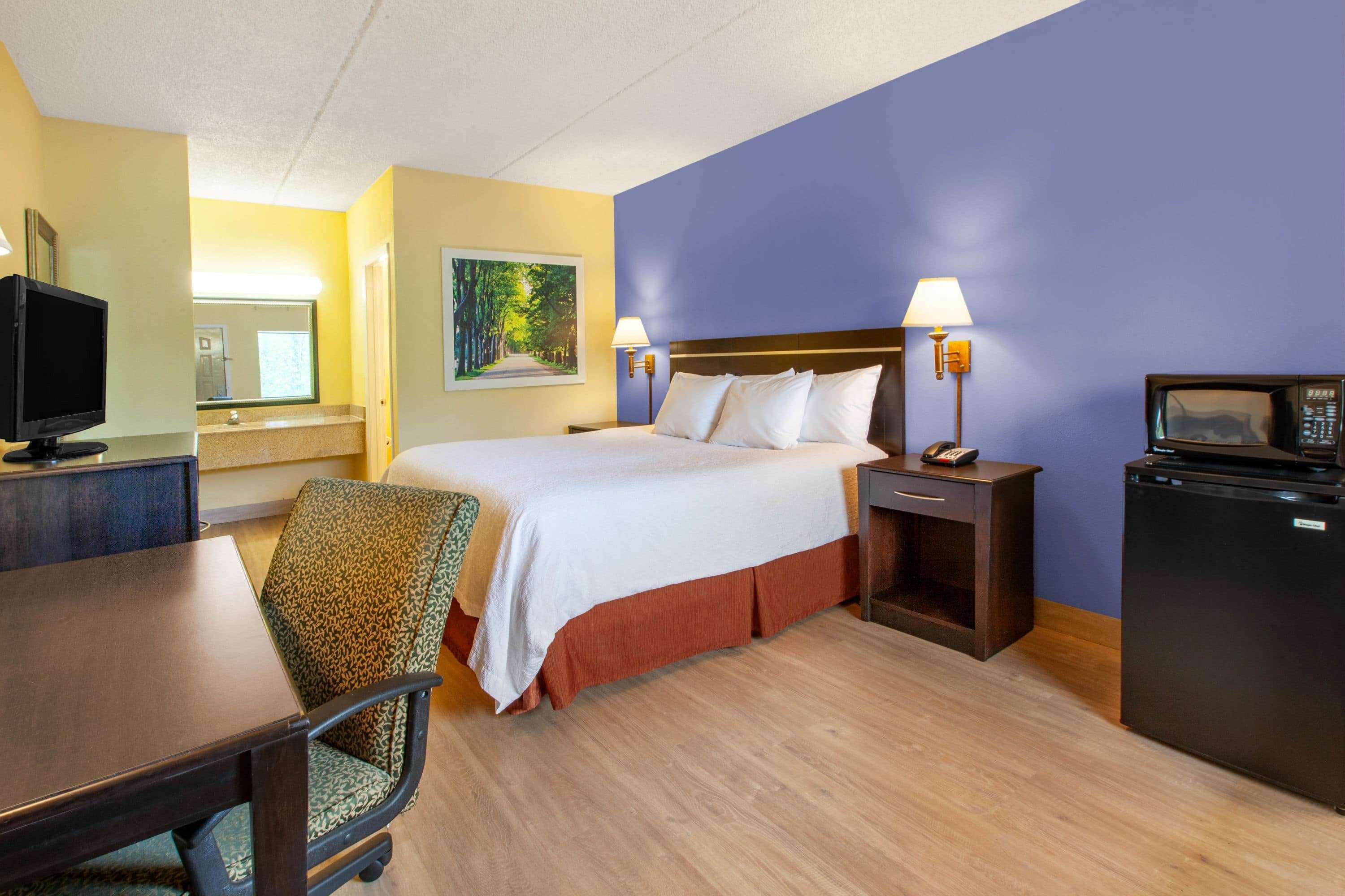 Days Inn By Wyndham Grantville Exterior photo